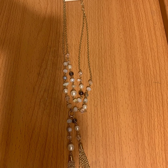 Chic Gold‎ and Pearl Necklace - Picture 2 of 7